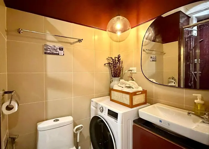 Modern End Unit In Edsa Mandaluyong