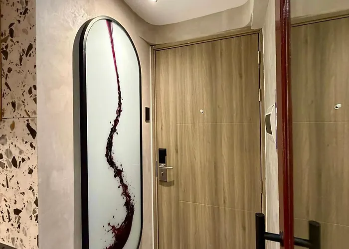 Modern End Unit In Edsa Mandaluyong Apartahotel